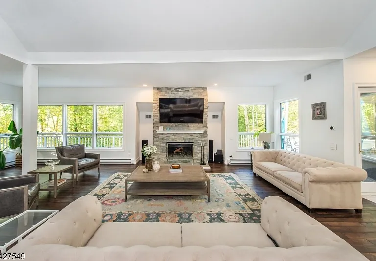 4 Springwood Ter — Photo 4