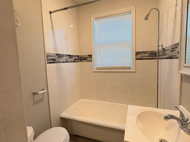 Meridian Living II — Photo 46