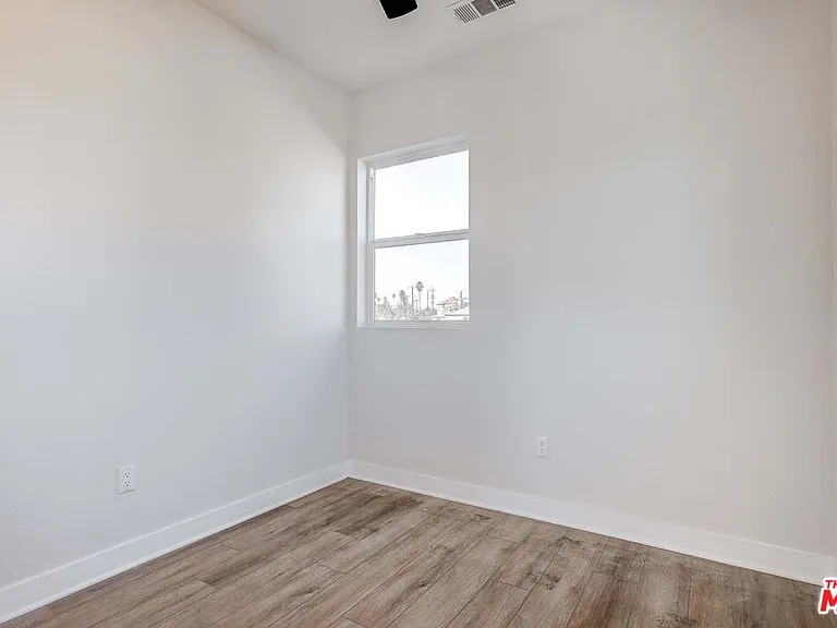 624 W 83rd St #1/2 — Photo 14