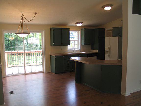 New Floors Throughout