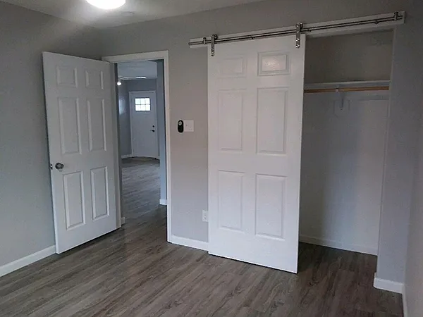3 bed, 1092 sqft, $2,100 — Photo 2