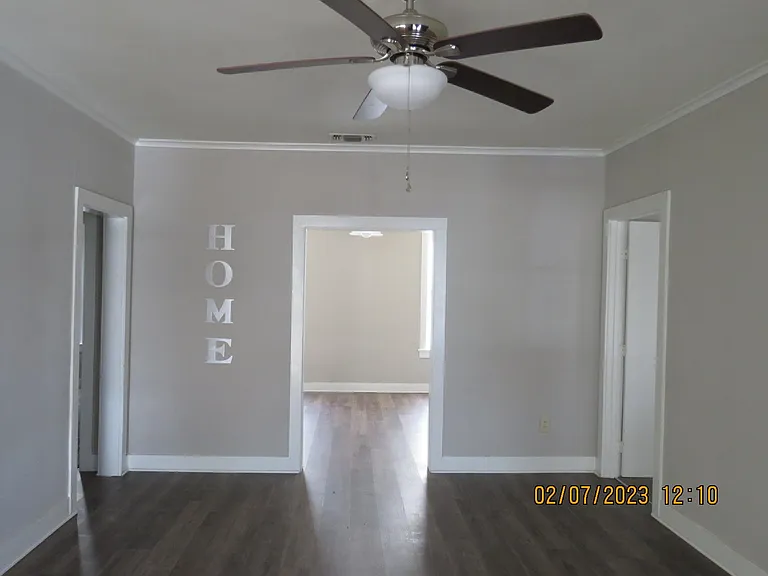 106 Jewel Dr — Photo 2