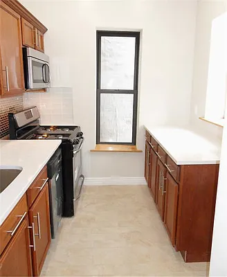 Rented by R New York | media 8