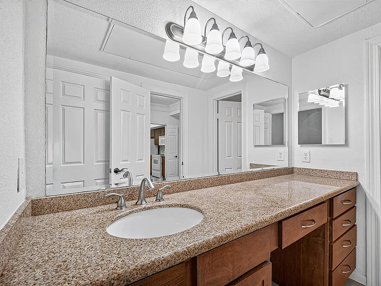 2700 Revere St #112 — Photo 27