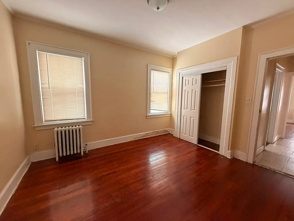 4 bed, $2,050 — Photo 4