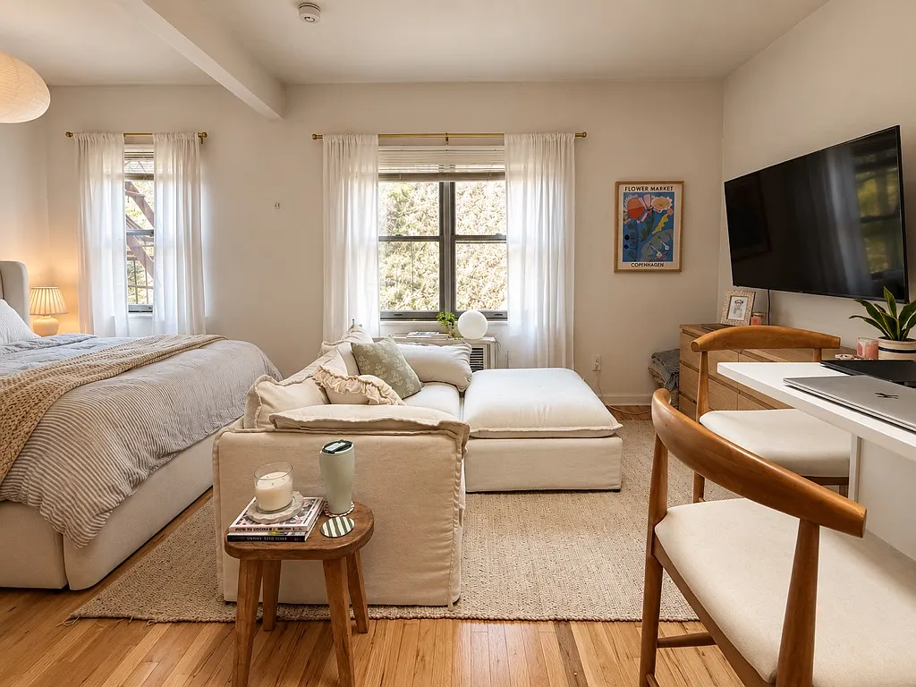 Studio, $2,600 — Photo 4