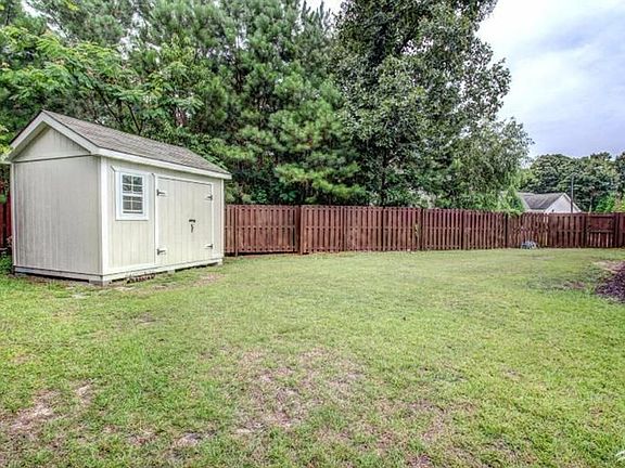 4th image of 251 Ross Ct