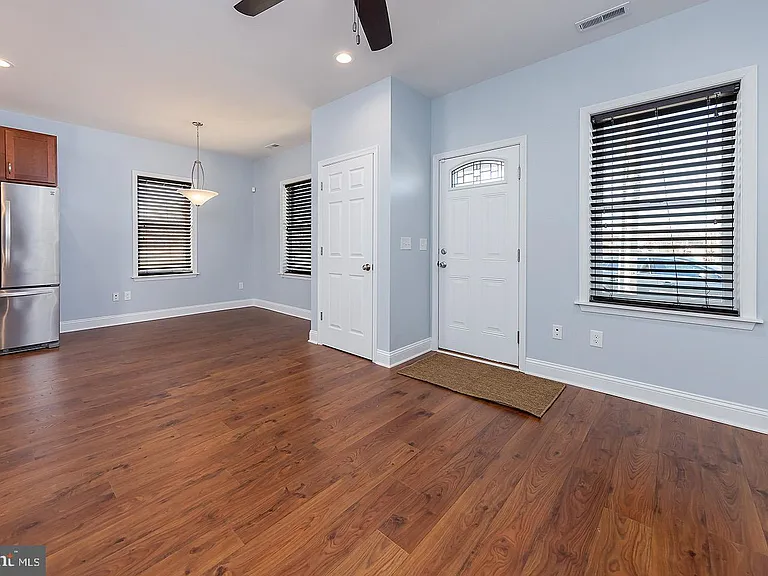 120 Grove St — Photo 9