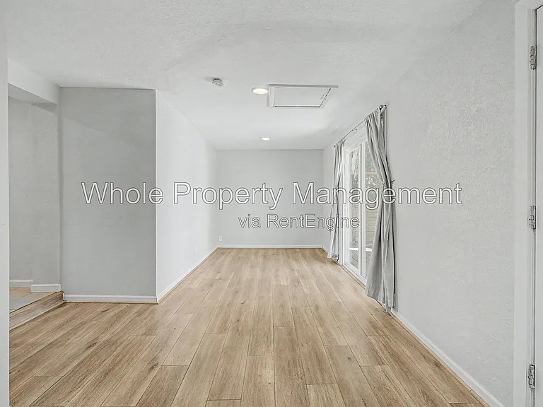 2991 Hudson St — Photo 11
