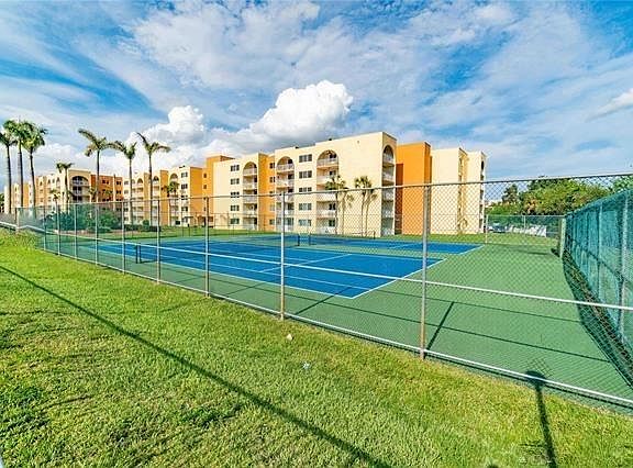 4th image of 7000 NW 186th St APT 325