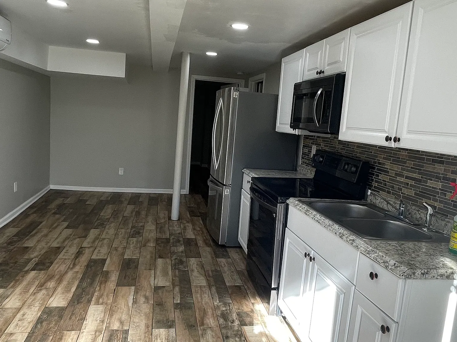 960 Jett St NW — Photo 1