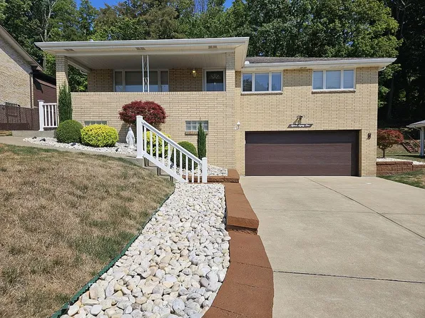 1581 Marion Dr, Irwin, PA 15642