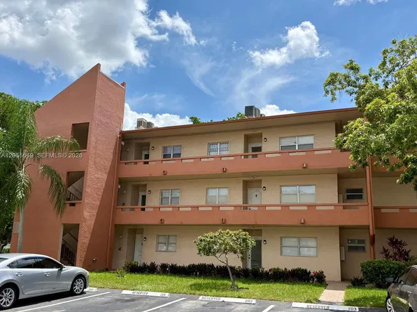 8810 W McNab Rd APT 206, Tamarac, FL 33321