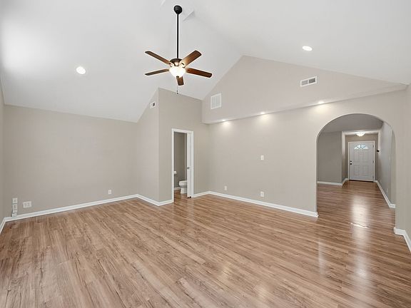 4th image of 1838 Pipers Ridge Cir NW