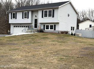 2 Moonglow Rd, Gansevoort, NY 12831