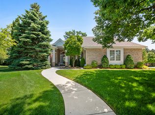 1177 Camelot Ln, Lemont, IL 60439
