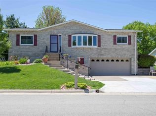 2145 Trenton Rd, Dubuque, IA 52002