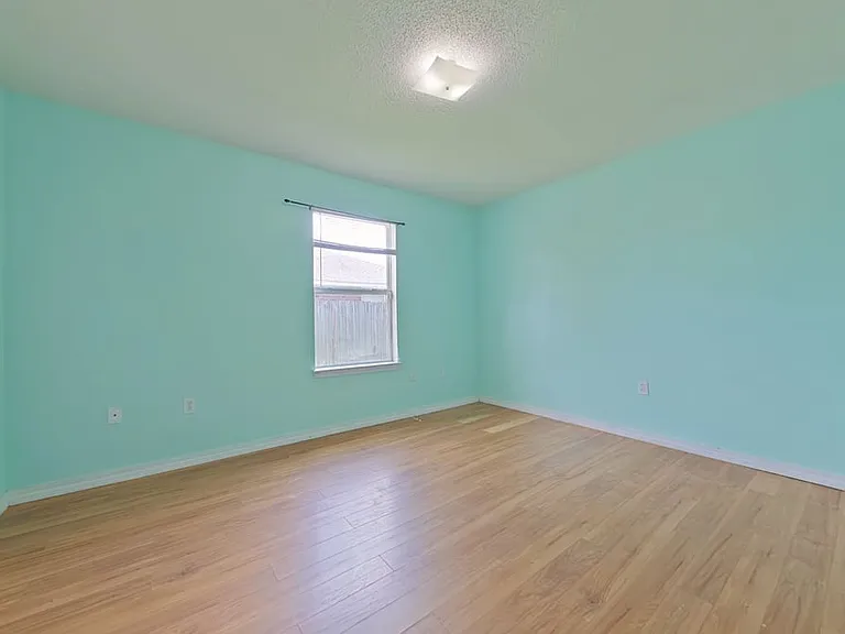 219 Limestone Cir — Photo 11