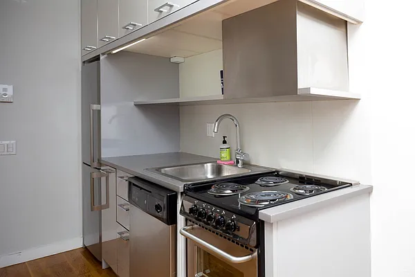 Rented by Nooklyn NYC LLC | media 21