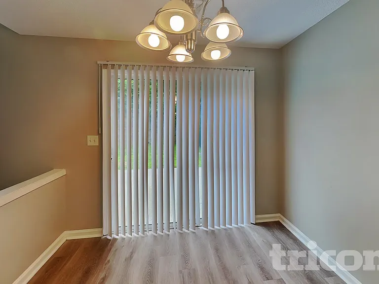 411 Yarrow Way — Photo 3