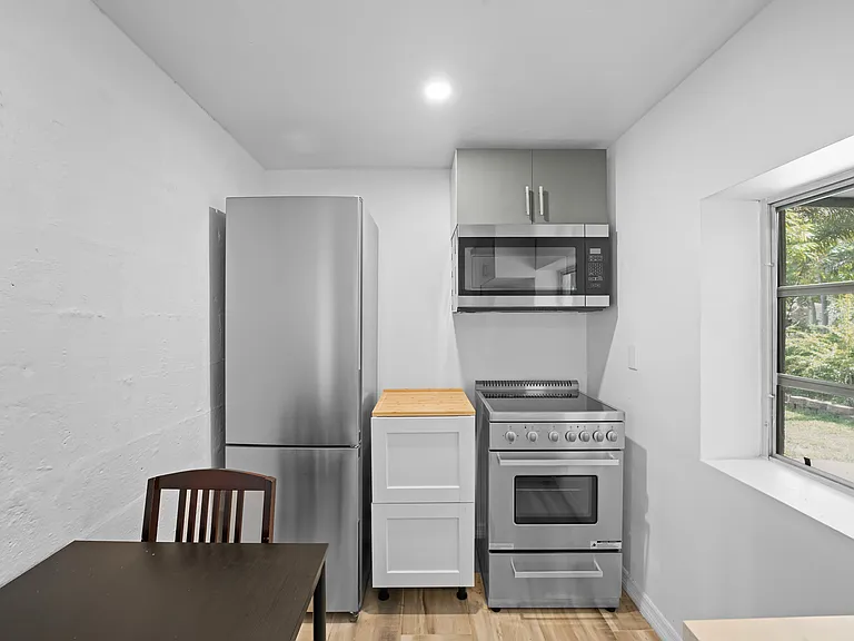 3355 SW 22nd St #1 — Photo 15