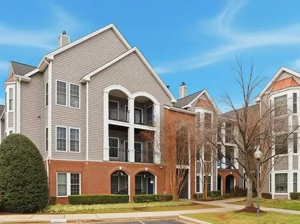 20419 Riverbend Sq Unit 301, Sterling, VA 20165