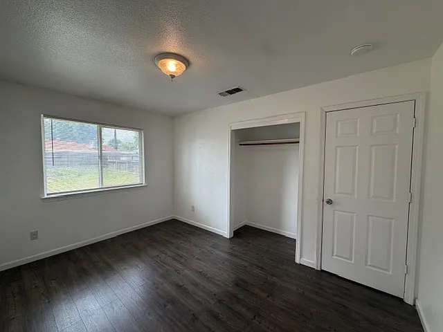 513 N Riverside Dr #1 — Photo 7