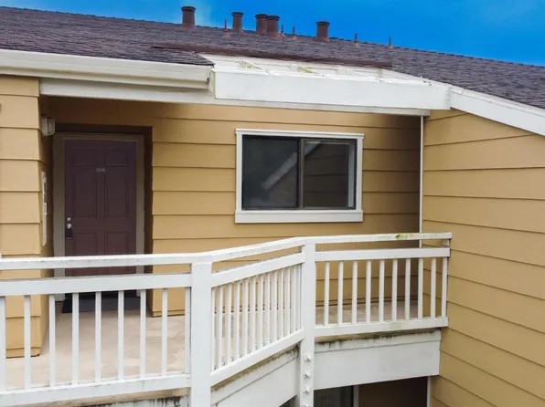 208 Oak Ct, Daly City, CA 94014