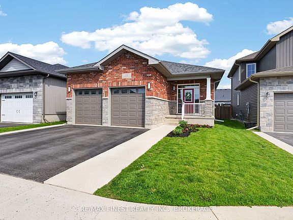 2nd image of 119 Champagne Cres