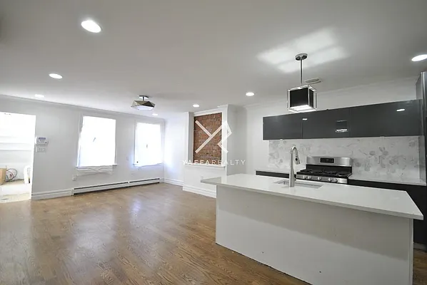 Rented by Yaffa Realty LLC | media 2