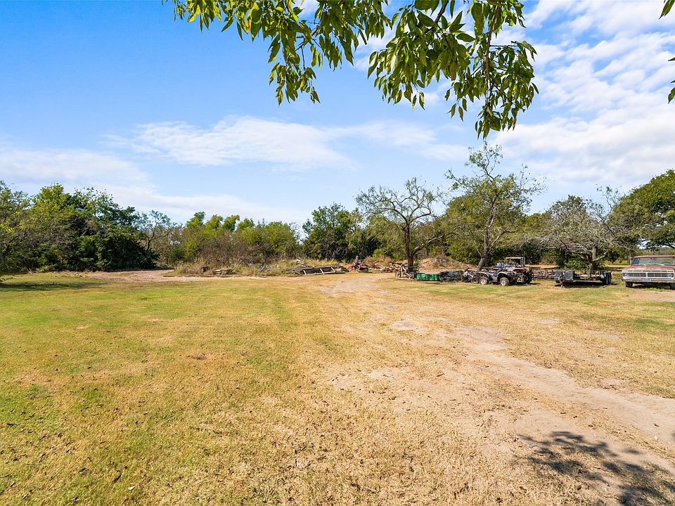 2nd image of 1724 Zagota Crossing Rd