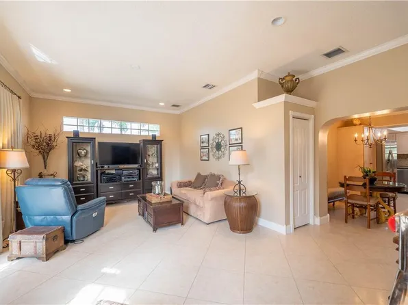 2760 NE 53rd Court, Lighthouse Point, FL 33064