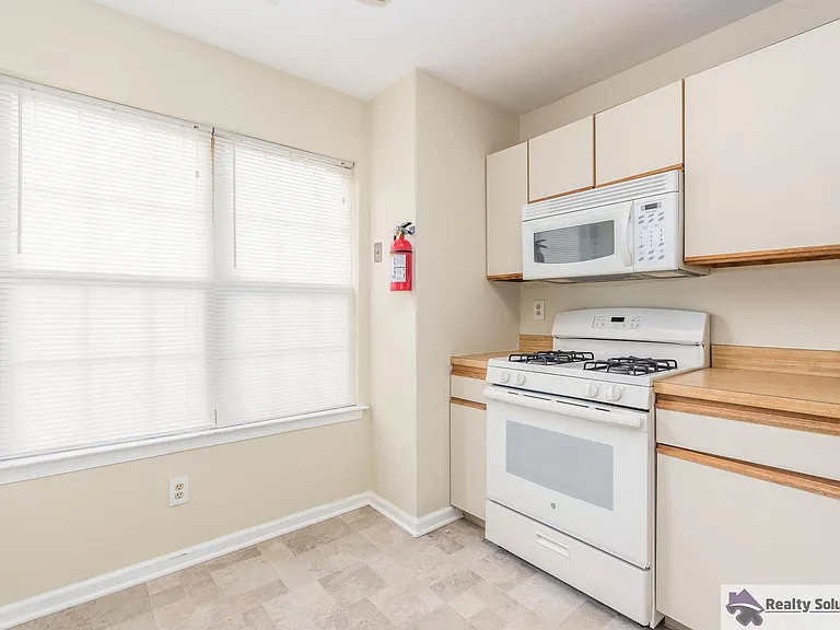 514 Cascade Ct — Photo 15