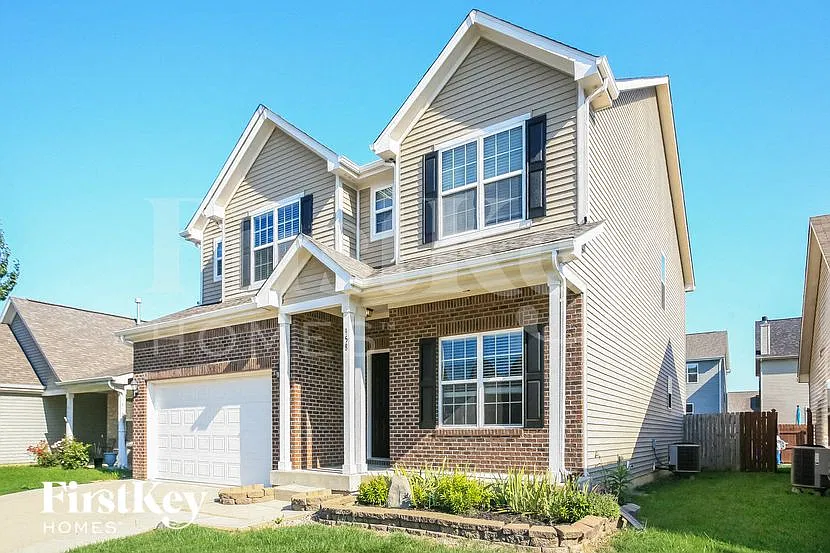 5 bed, 3.0 bath, 3200 sqft, $3,005 — Photo 2
