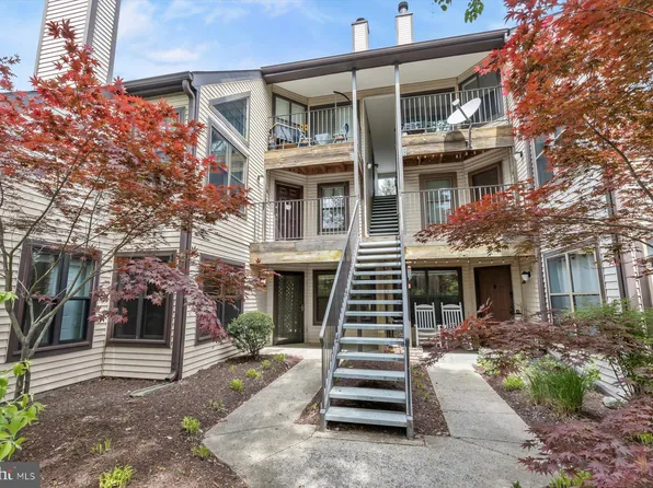 3803 Ski Lodge Dr APT 104, Burtonsville, MD 20866