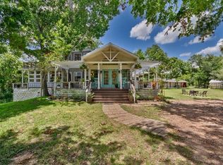 1003 Lutonsky Rd, Fayetteville, TX 78940