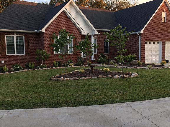 5th image of 221 Bluegrass Rd