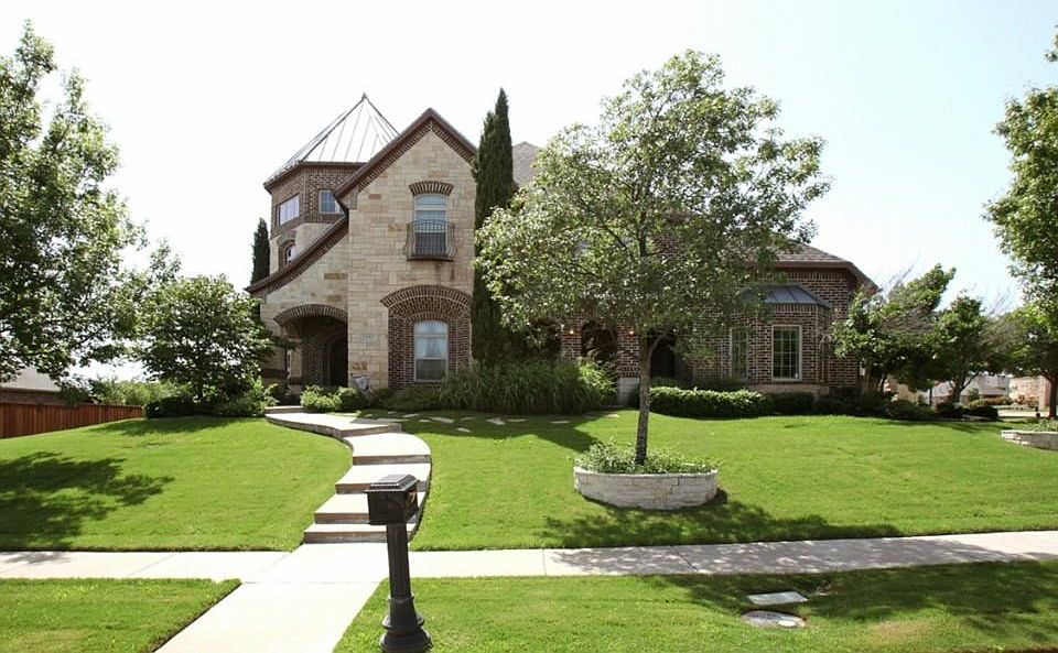 Welcome Home! Stunning oversized corner lot!