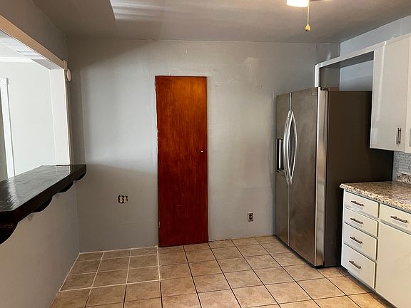 3rd image of 1617 S Park St