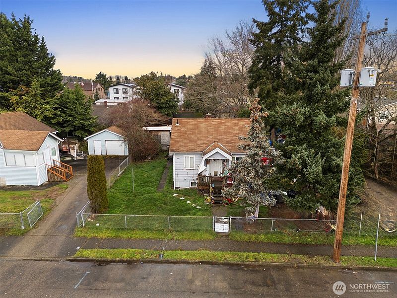 3rd image of 6754 40th Avenue S
