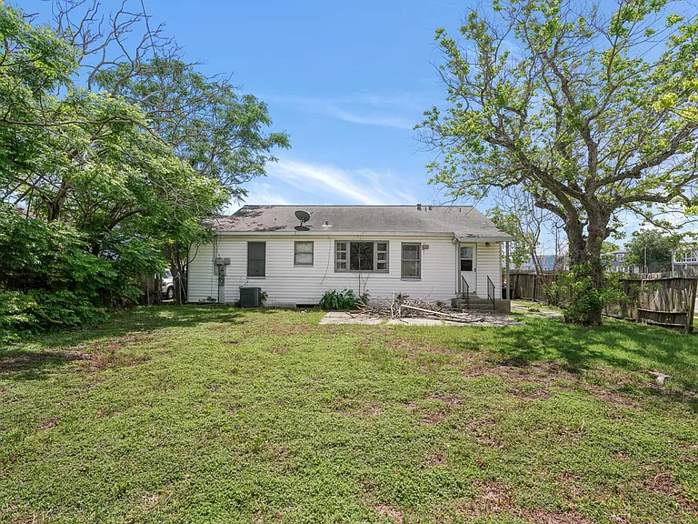 1050 Ponder St — Photo 23