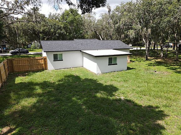 4th image of 8810 Doris Ln