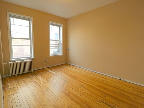 2nd image of 4211 Broadway #1