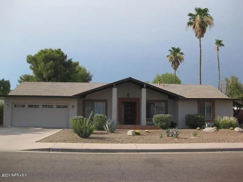 3936 E Cholla St