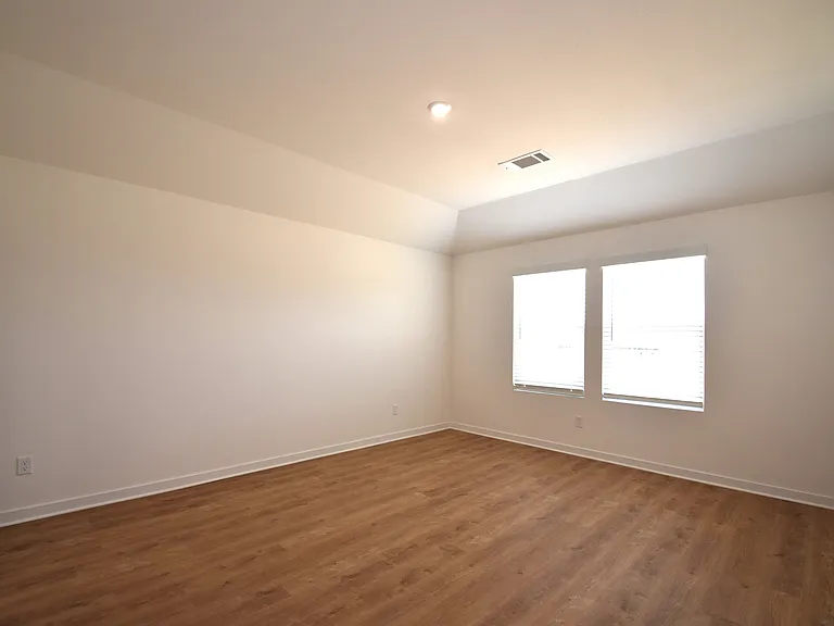 568 Colorado St — Photo 13