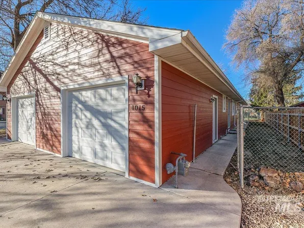 1015 S Ivy St, Nampa, ID 83686