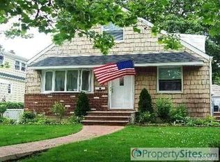179 Washington Ave, Valley Stream, NY 11580