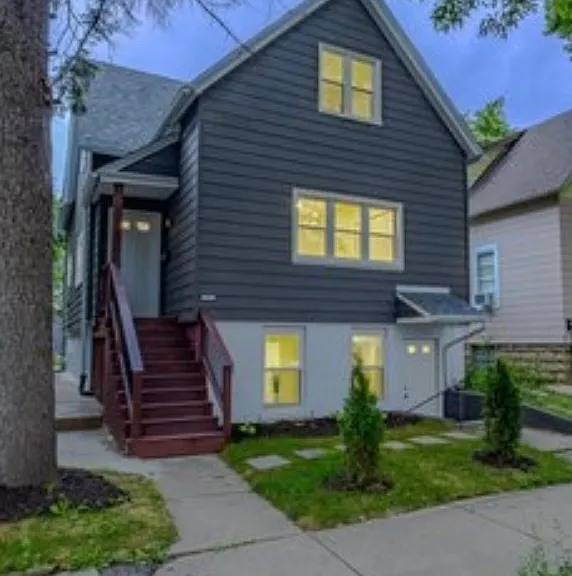 2833 N Weil St — Photo 1