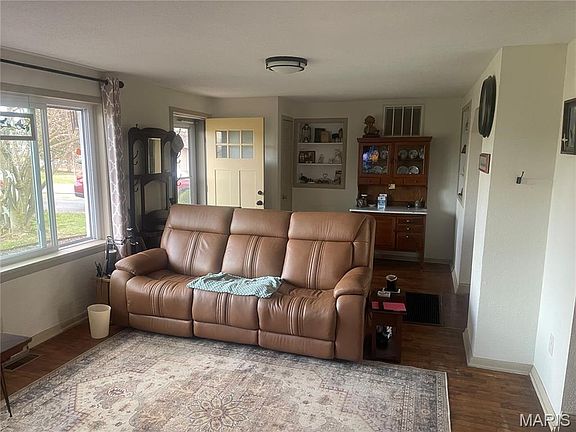 4th image of 5625 Circle Dr
