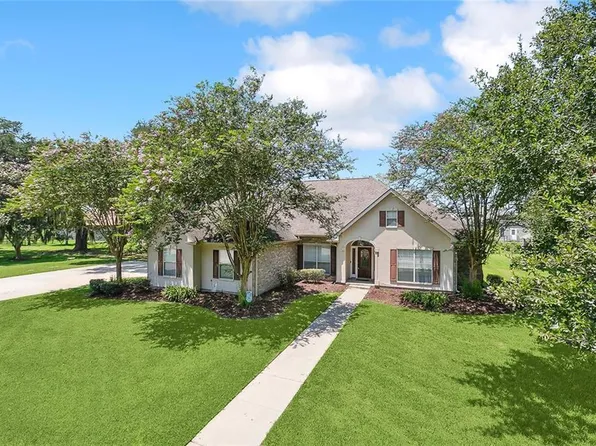 150 Riverbend Dr, Belle Chasse, LA 70037